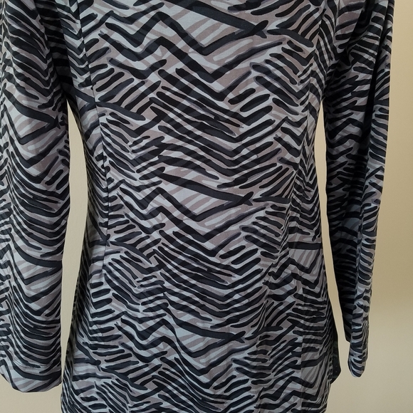 Soft Surroundings Faux Wrap Blue Abstract Print Top, M - Picture 8 of 10